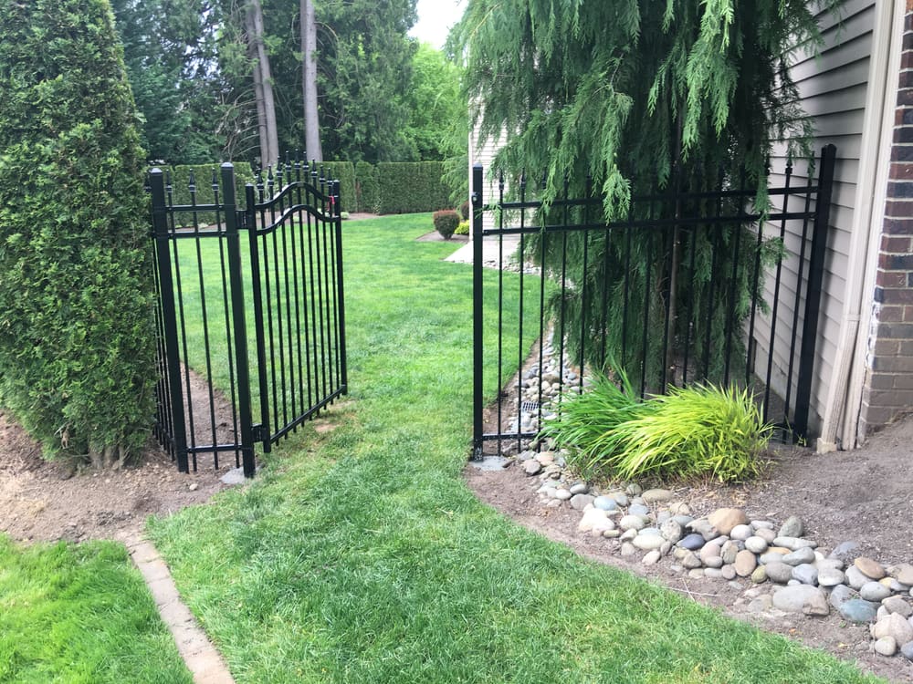 Gates & Fencing